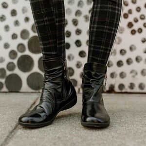 Josef Seibel Naly 24 Leather Ankle Boots | Dual Zip | Comfort | Like New